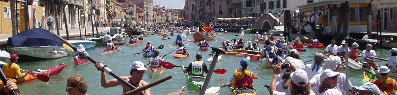 Paddler bei der Vogalonga